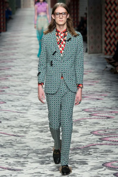 Look 56